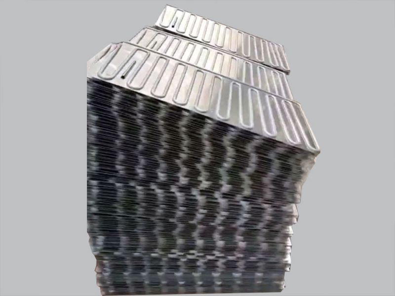 Aluminum plate coating for refrigerator evaporator